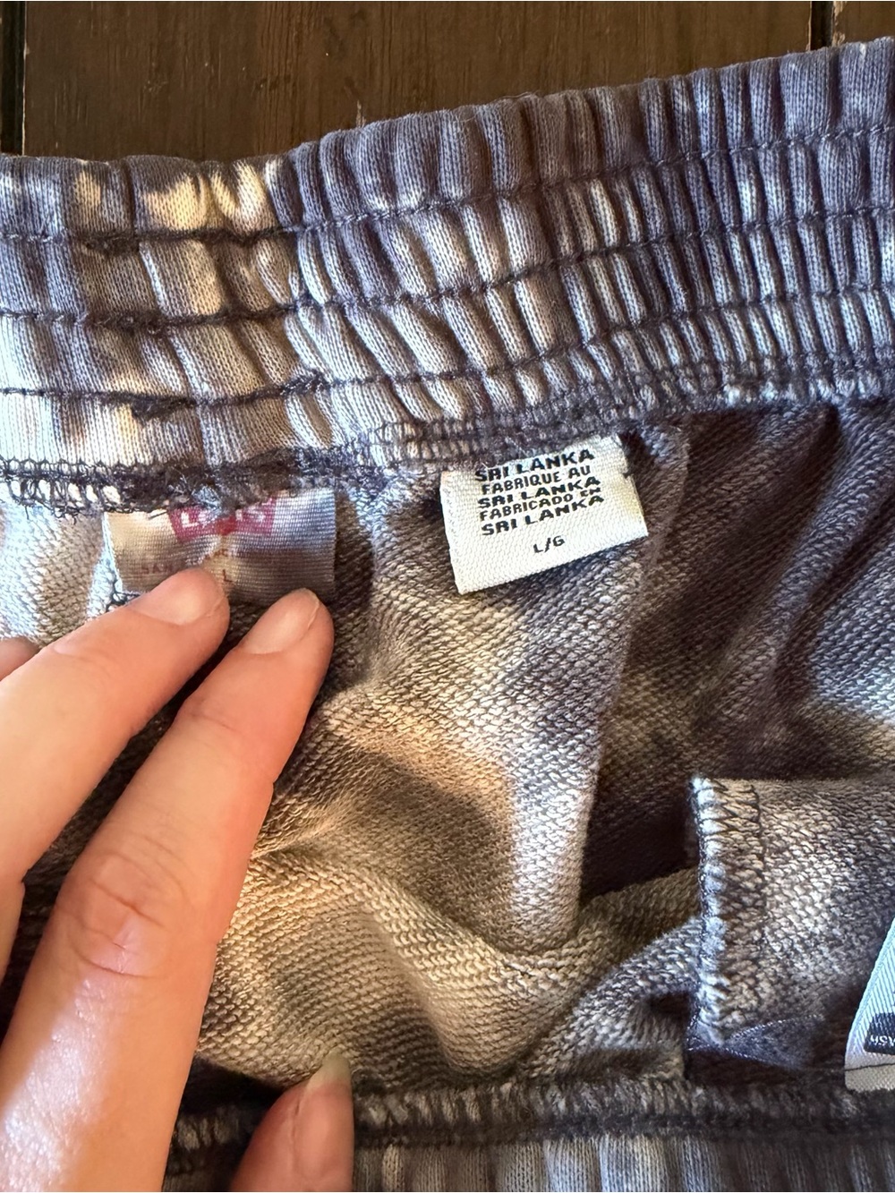 Levi’s Tie Dye High Rise Sweat Shorts Black Gray Pull On Size L - Picture 5 of 6